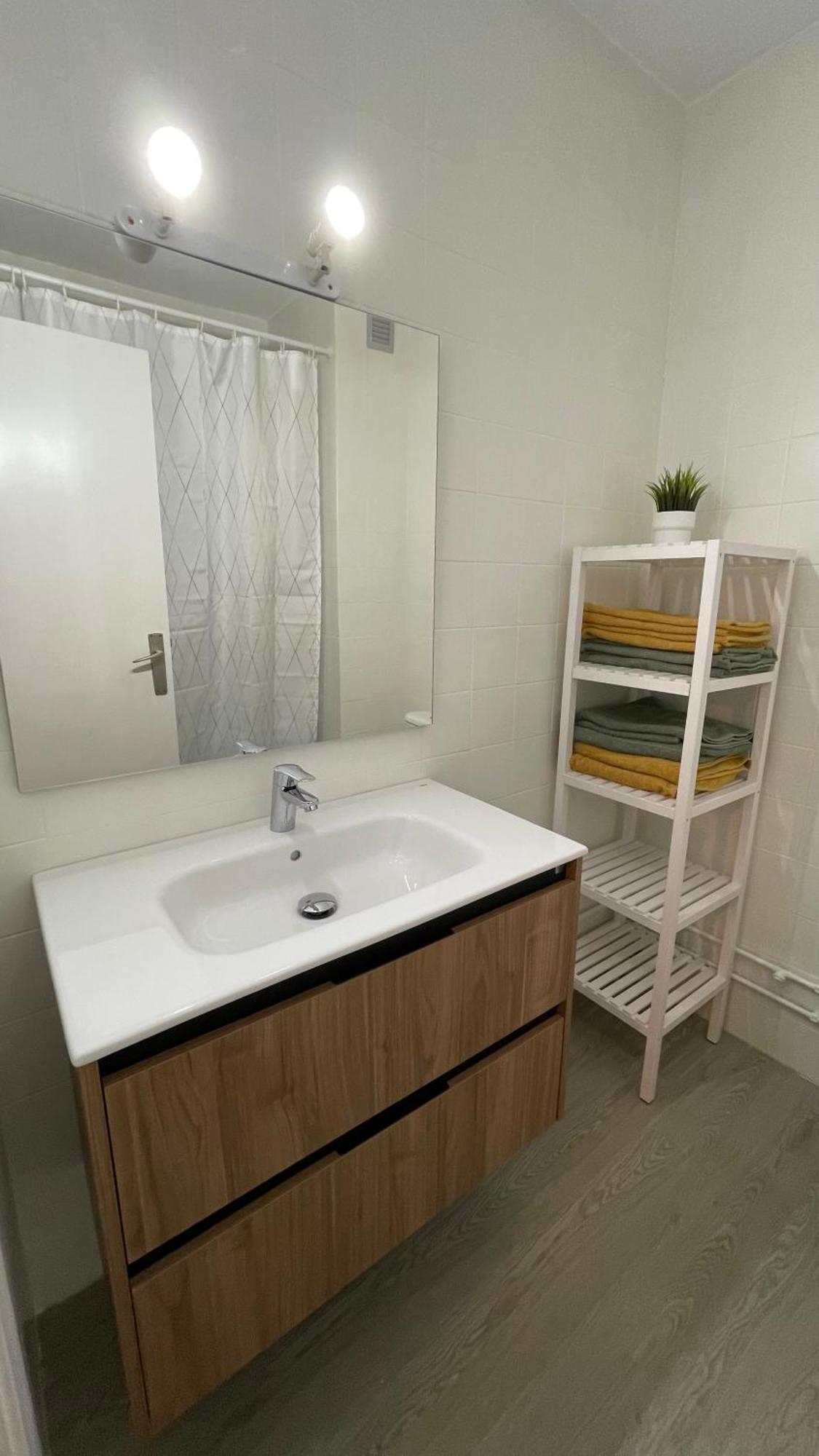 Charming Beachfront Apartment Murcia Bagian luar foto
